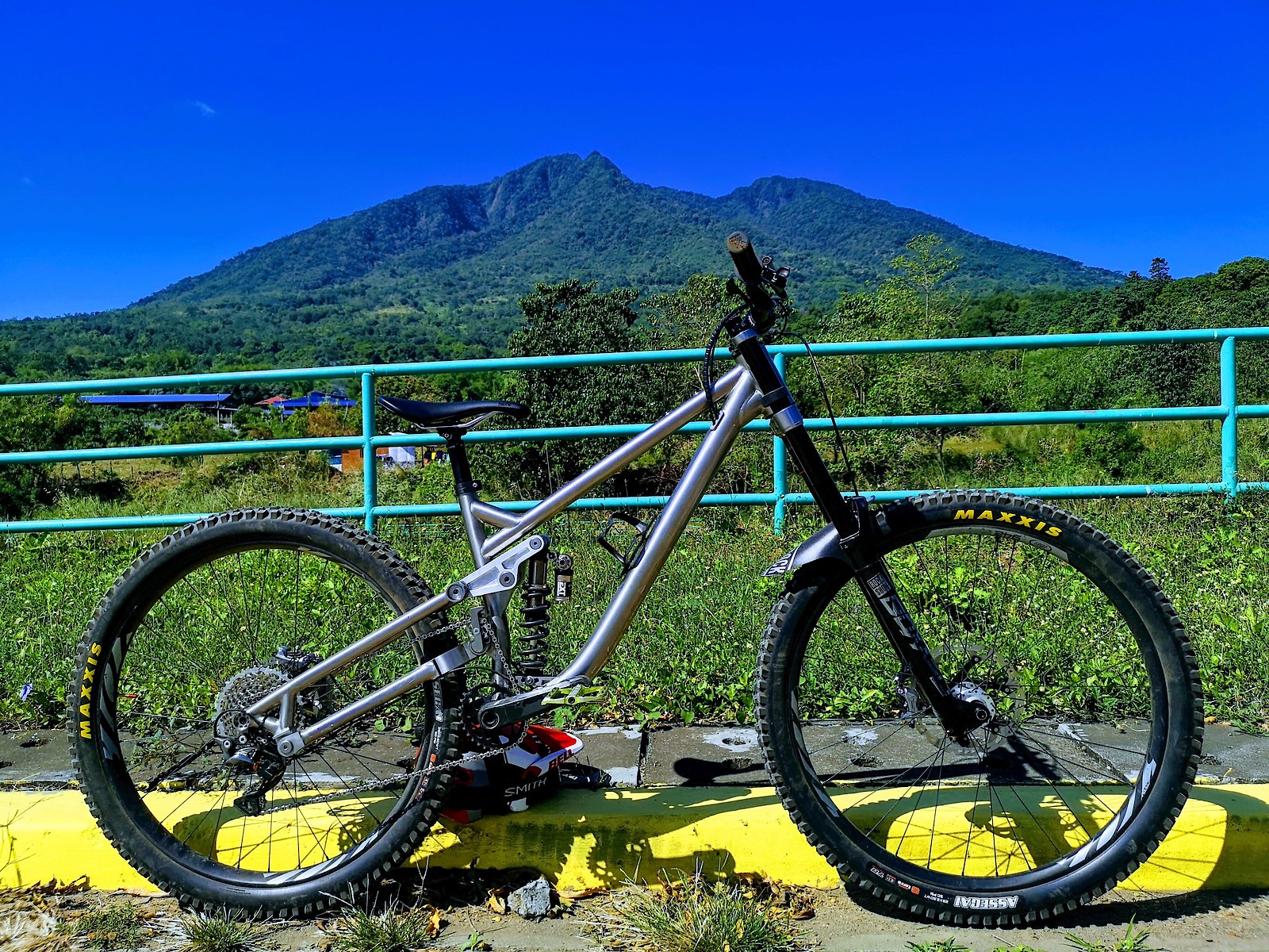 titanium enduro bike