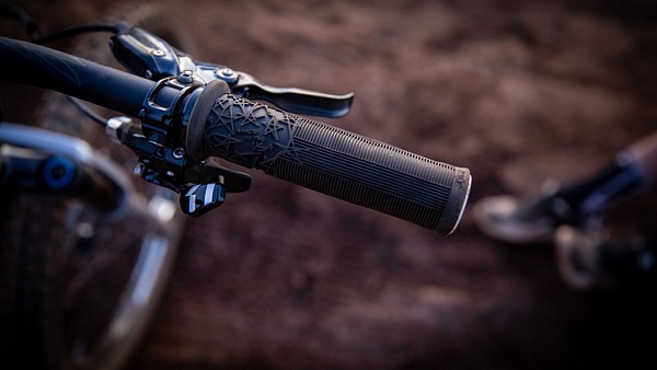 Sensus Meaty Paw Grips Pro Bike Kyle Strait S Commencal Absolute Sx Slalom Rig Mountain Biking Pictures Vital Mtb This tasty little appetizer is intended to prep you for the main course. sensus meaty paw grips pro bike kyle