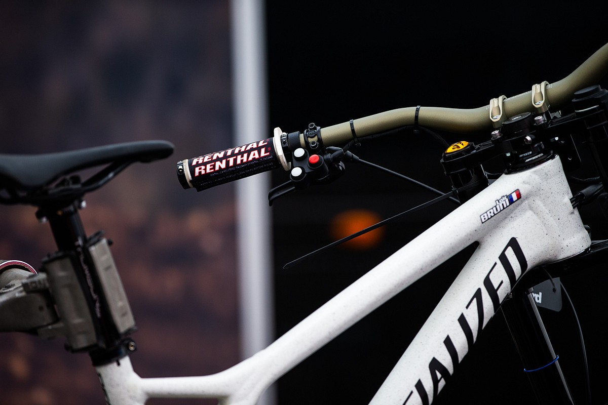 s1200_20220518_UCI_DH_WC_FortWilliam_84T