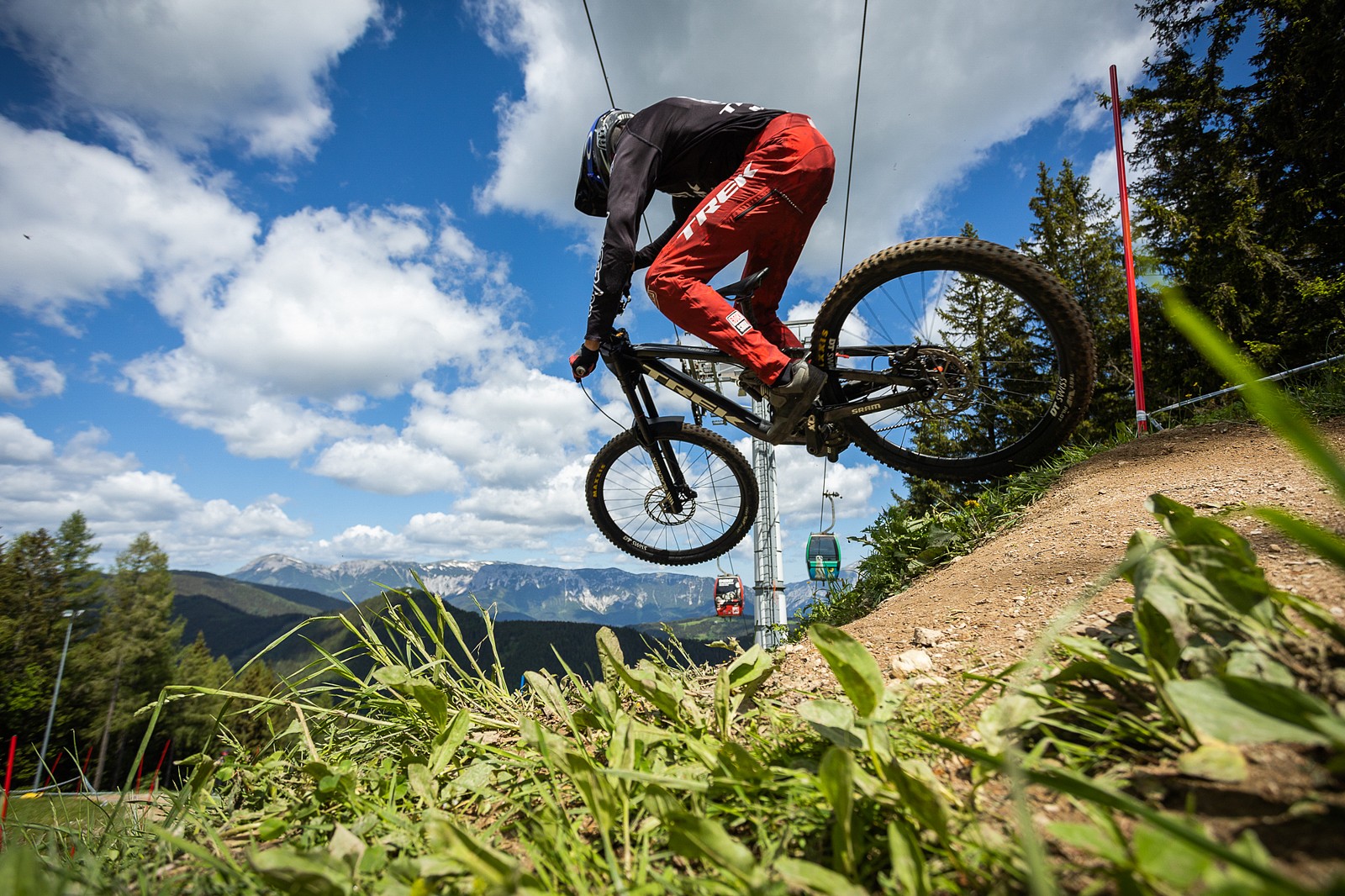 Views PHOTO BLAST iXS European Downhill Cup 3 Mountain