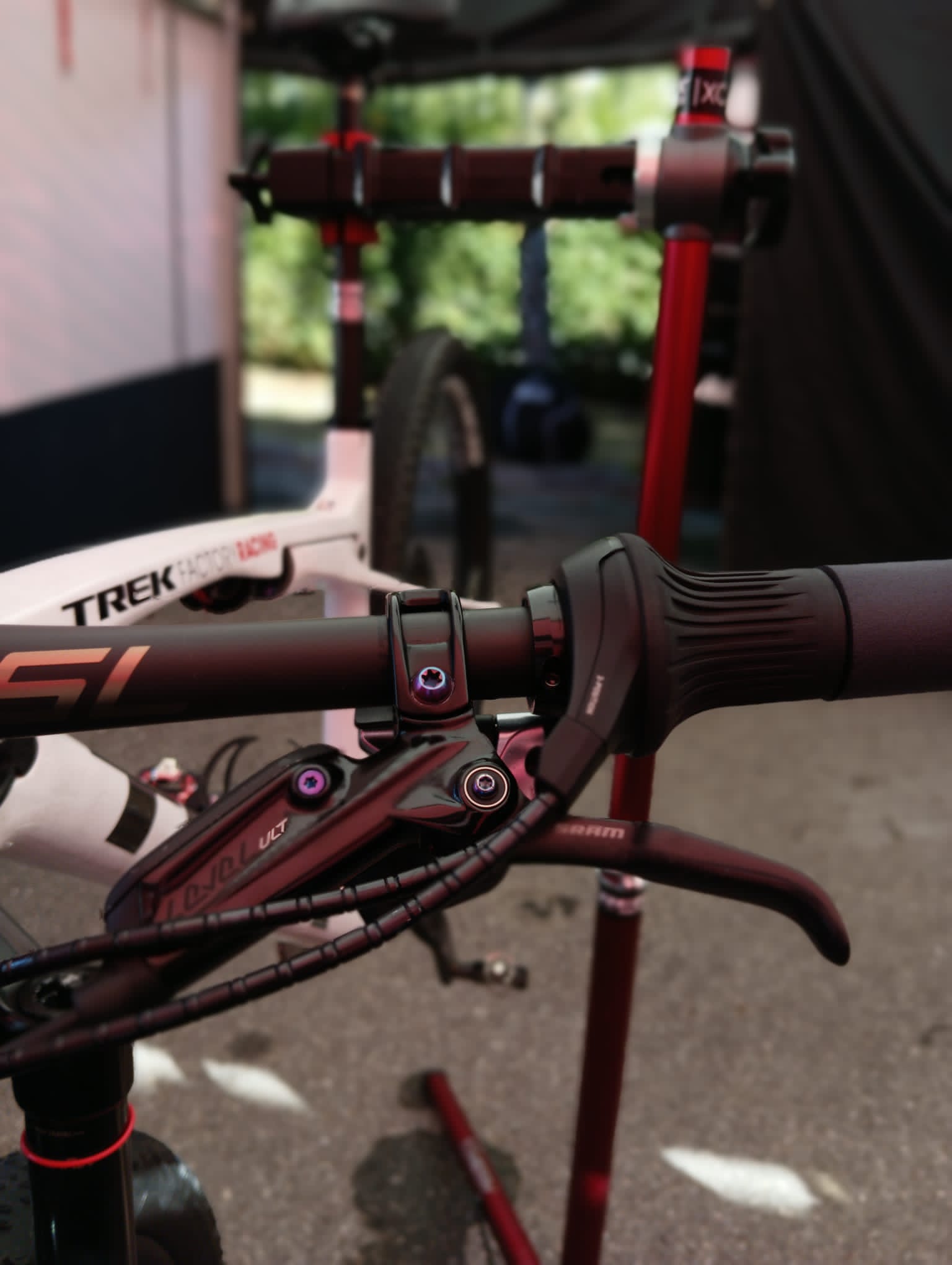 Prototype SRAM AXS Drivetrain at World Champs New SRAM Drivetrain at