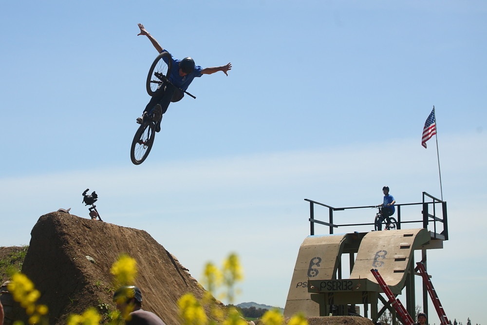 Michael Hoenish Tuck No Hander Specialized Family Gathering
