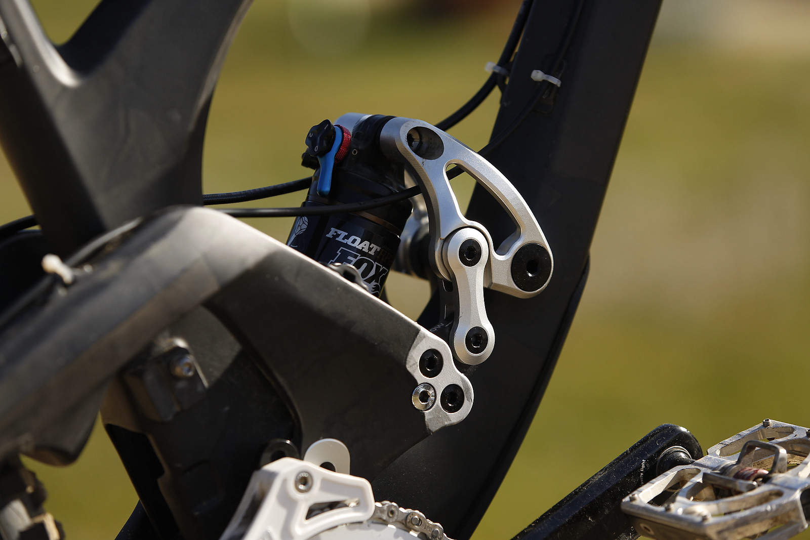 Evil Uprising Suspension Linkage Detail Filip Polc's Evil Uprising