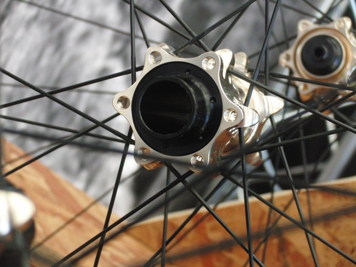 20mm thru axle wheel