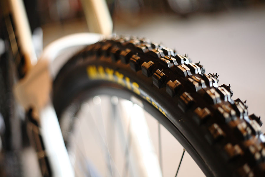 maxxis minion dhf 2.5 wt