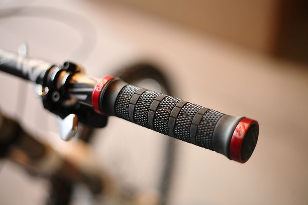 bontrager lock on grips