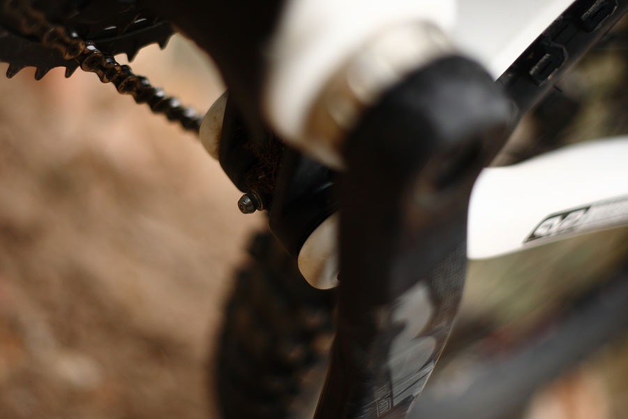 Grease ports in the lower link First Ride 2010 Santa Cruz Carbon