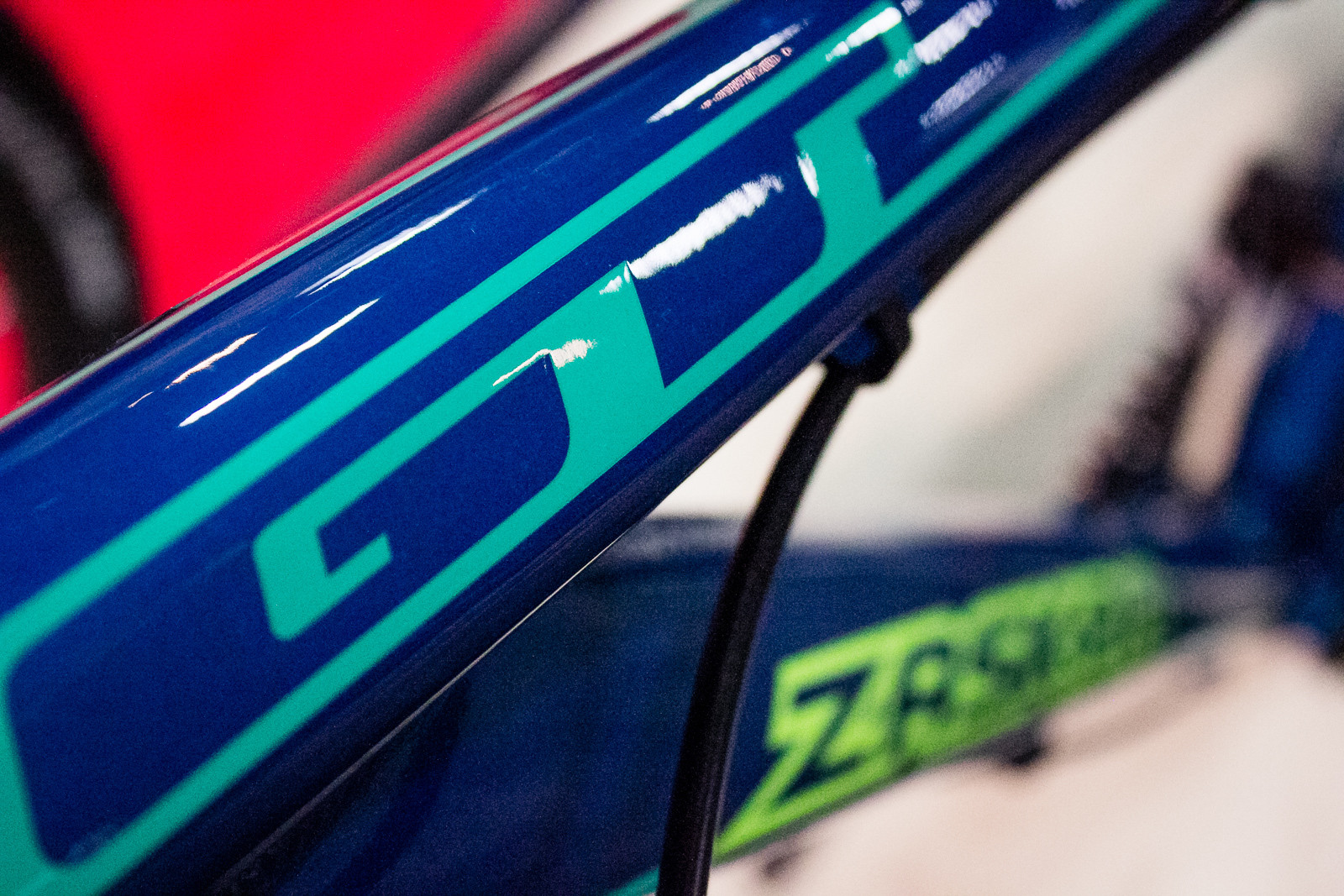 gt 2000 trail women's