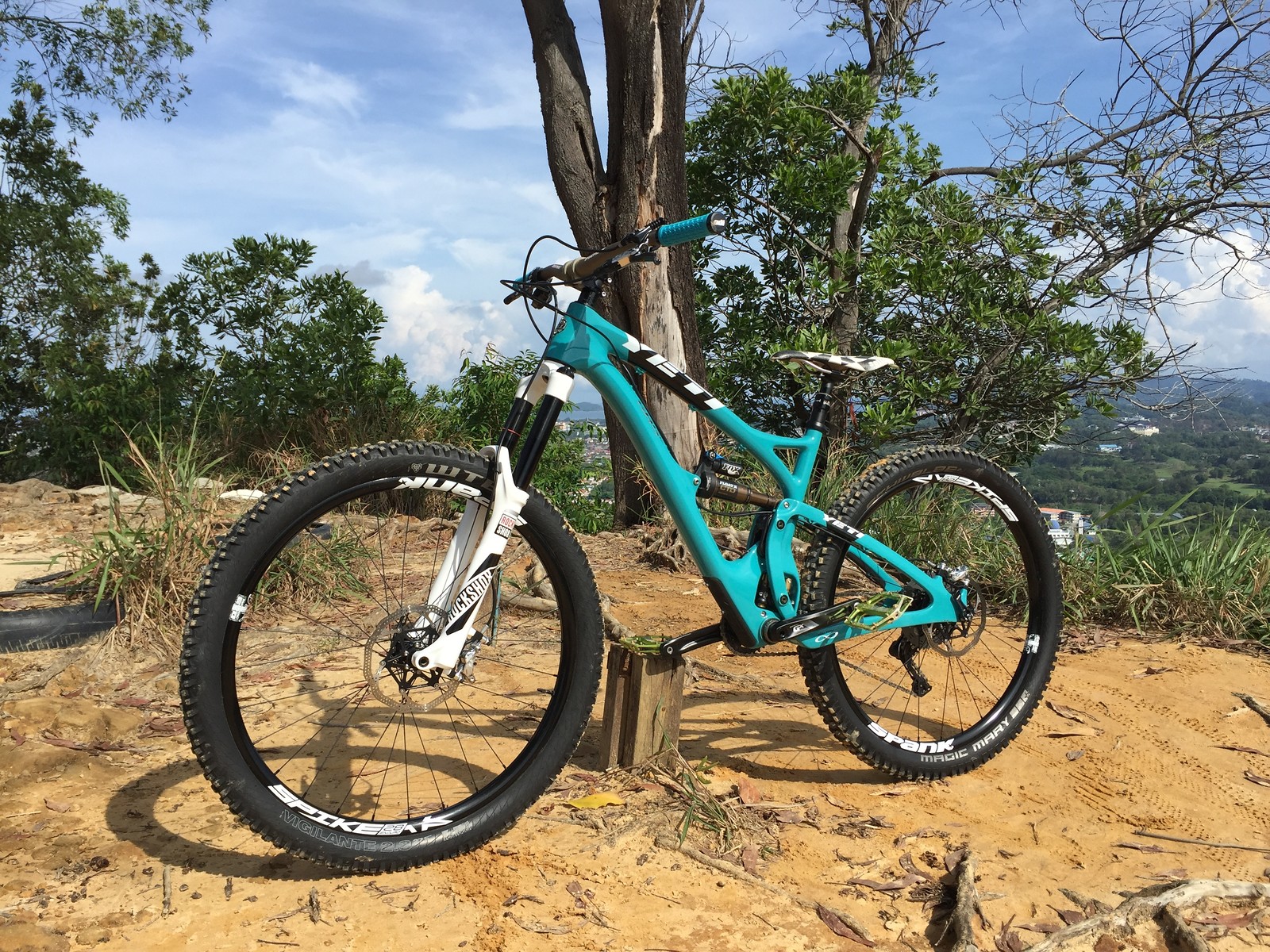 Why That Bike? Yeti SB5c - Mountain Bike Feature - Vital MTB