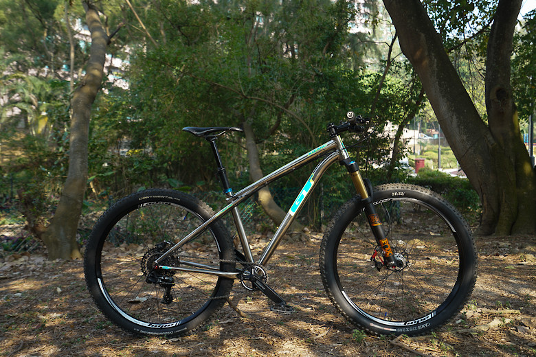 Gt Xizang In Mirror Hkbugs S Bike Check Vital Mtb