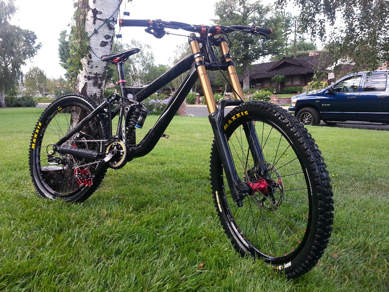 Khs Dh300 Custom Black Trevor Mejia 5 S Bike Check Vital Mtb