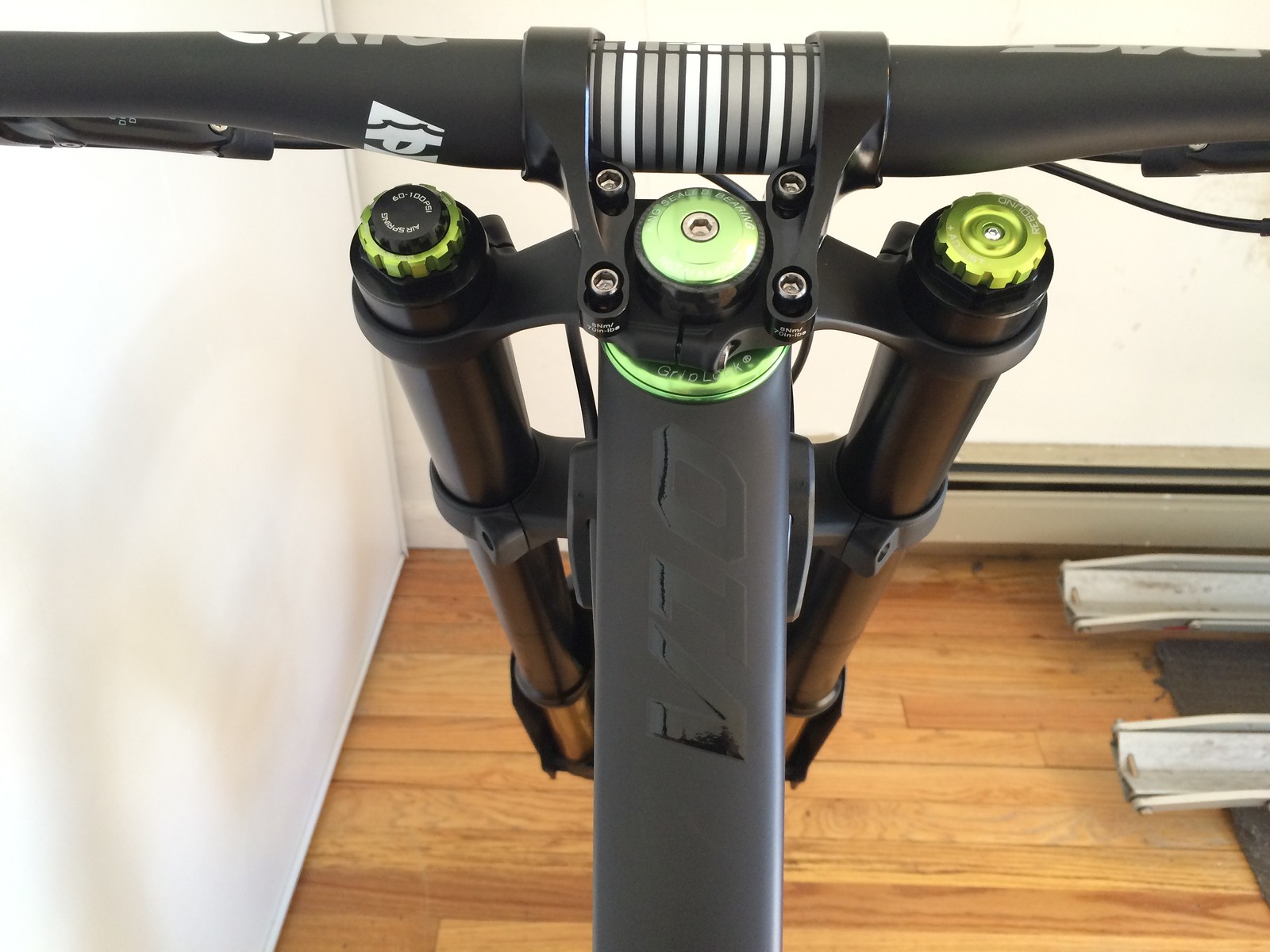 2015 Santa Cruz V10cc / DVO Suspension fredro's Bike Check Vital MTB