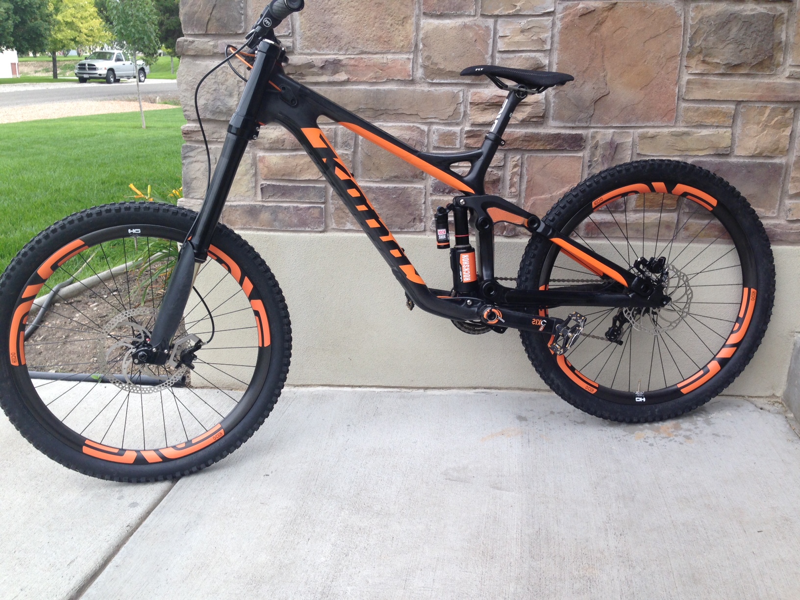 Kona Operator コナオペレーター DH Carbon SOC18: Kona Operator 29 Carbon Prototype - Mountain Bike