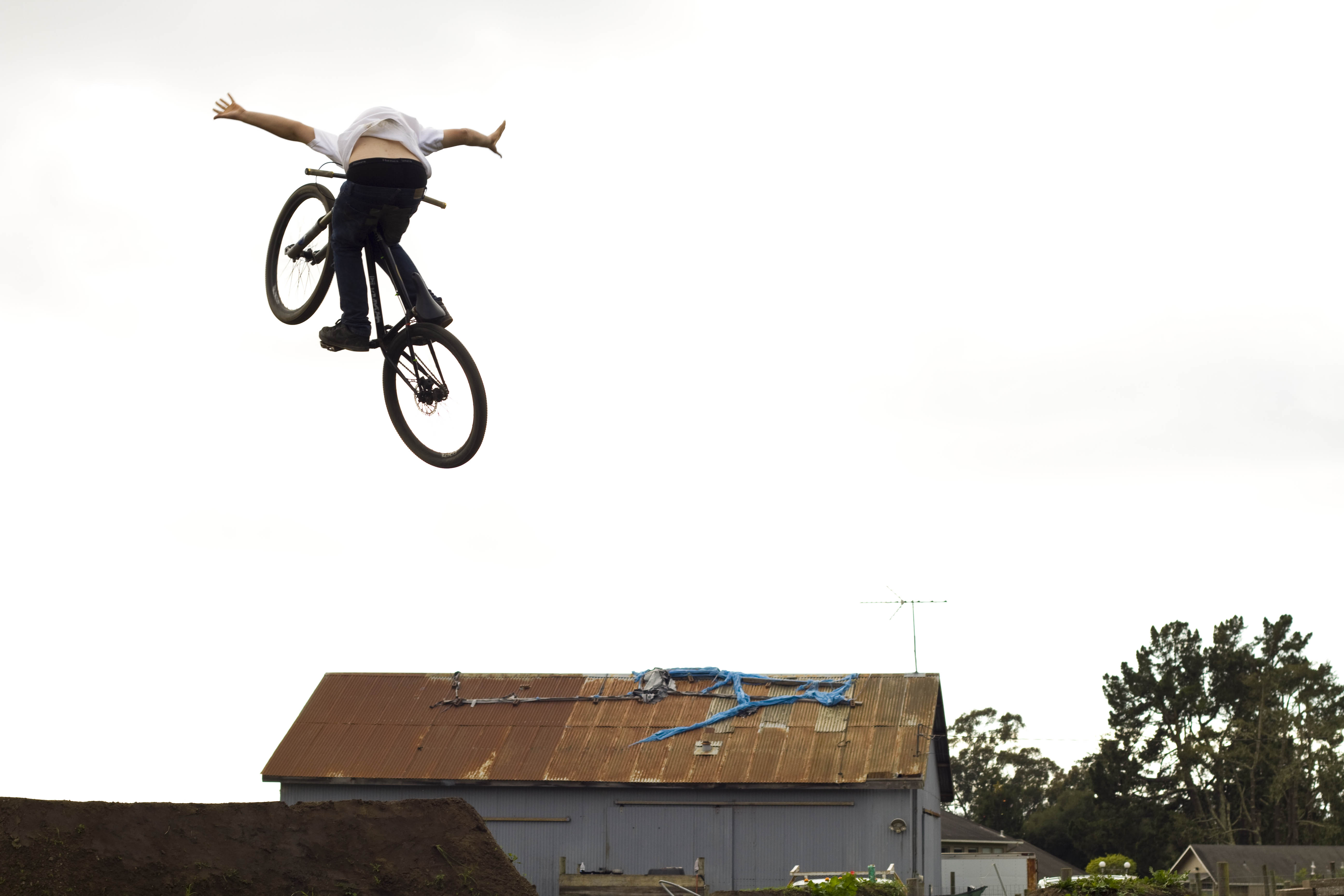 Tuck no hander jeffpete Mountain Biking Pictures Vital MTB