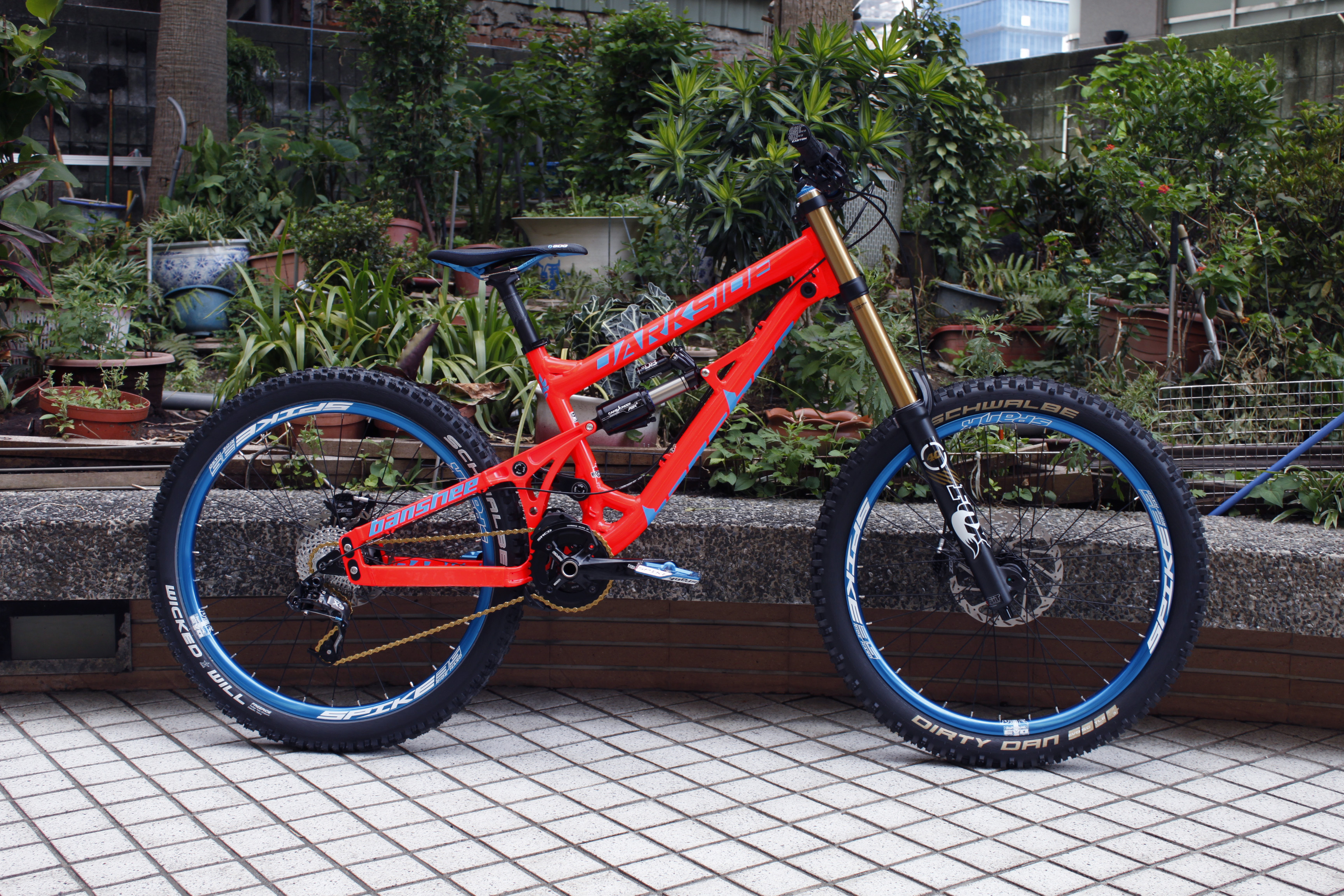 Drag Racing Helmets >> Banshee Darkside (Neon Orange+Blue) - dirtybikes's Bike Check - Vital MTB Drag Racing Helmets >> Banshee Darkside (Neon Orange+Blue) - dirtybikes's Bike Check - Vital MTB