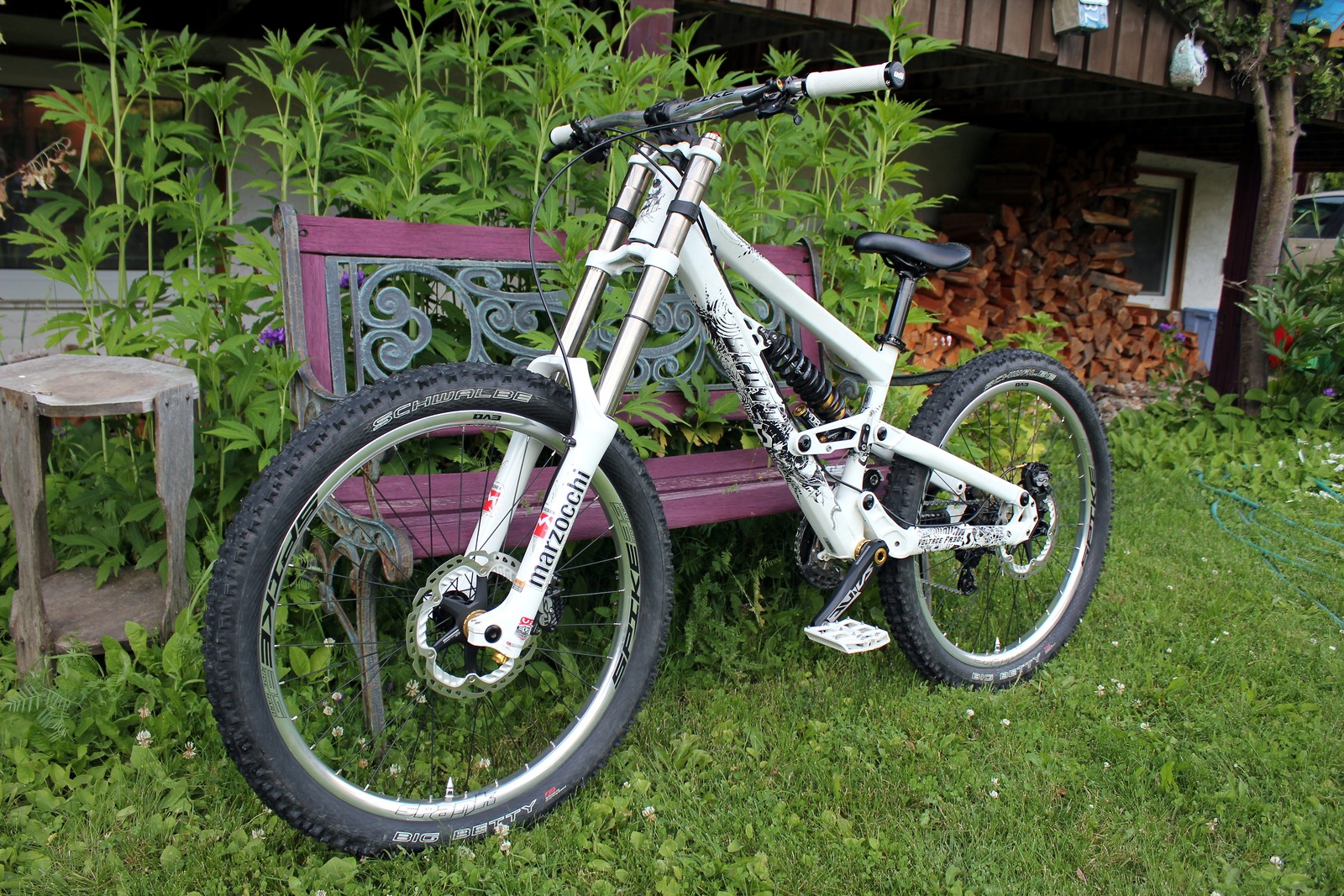 Custom Scott Voltage FR30 - Nate Camilli's Bike Check - Vital MTB
