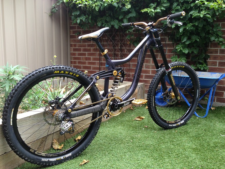 mtb gold chain