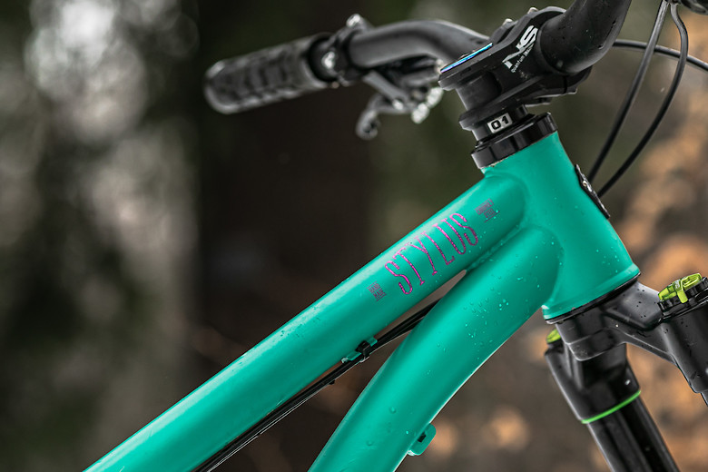 Chromag Stylus Daydreamer + DVO Onyx D1 - Banan's Bike Check 【日本産】 【注意10/25ステム変更】CHROMAG STYLUS M size 26 自転車本体