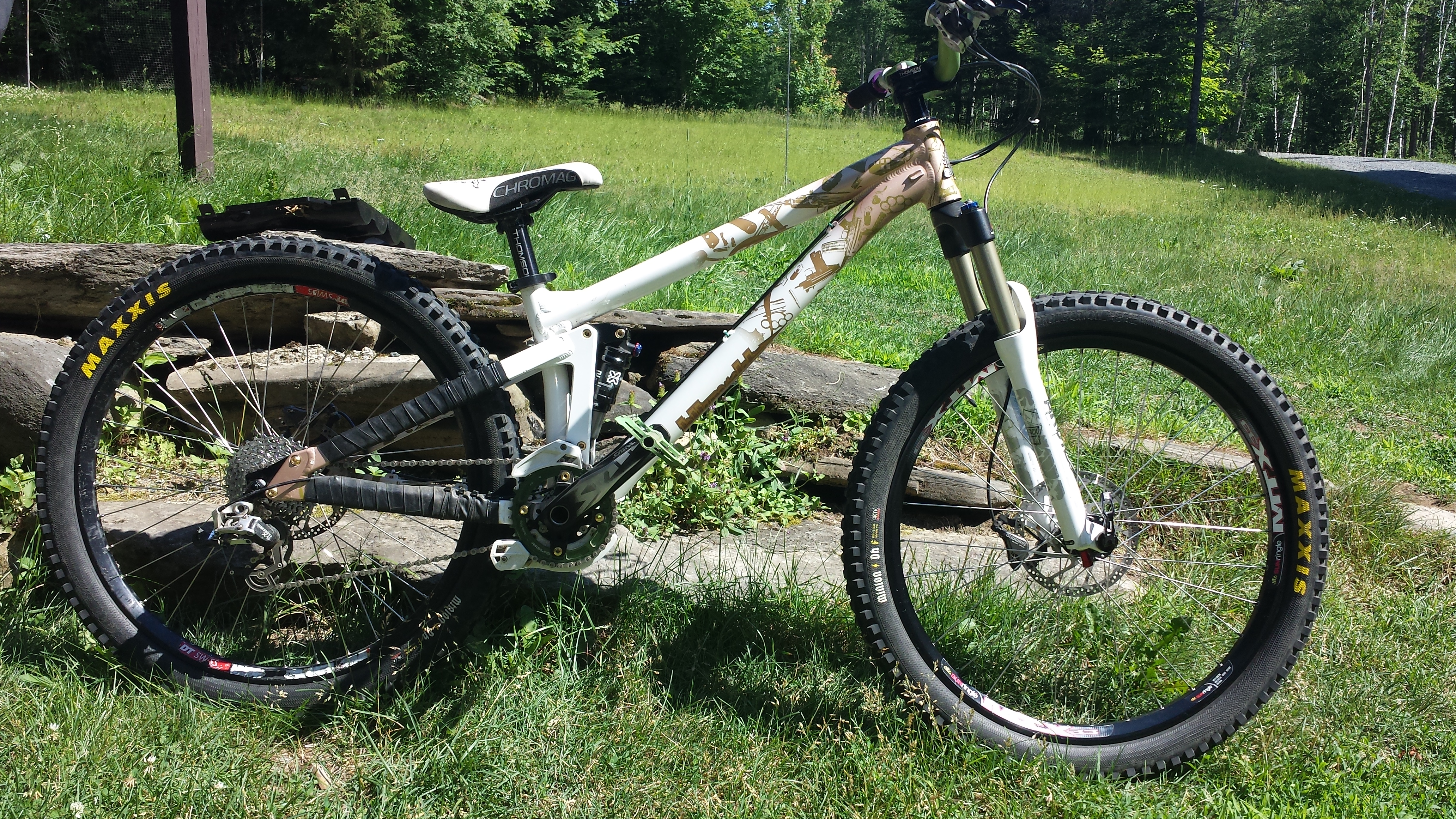 BLKMRKT ブラックマーケット Killswitch キルスイッチ フレーム