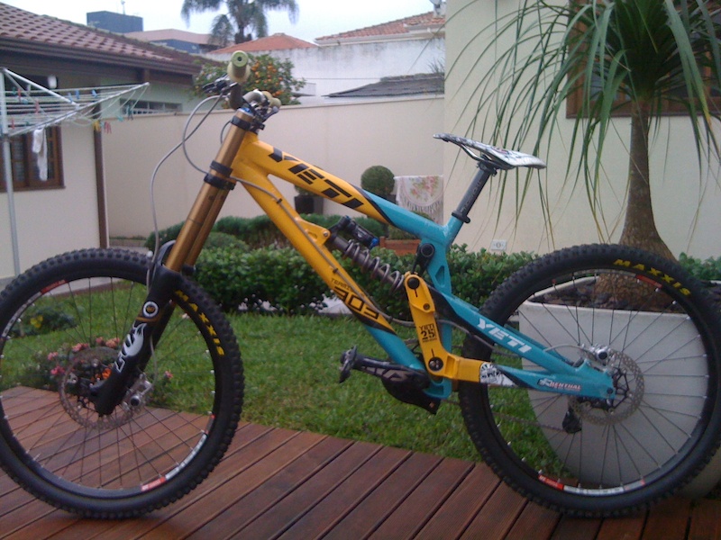 Yeti 303 WC 25th Anniversary Edition - marcello henrique giraldi's