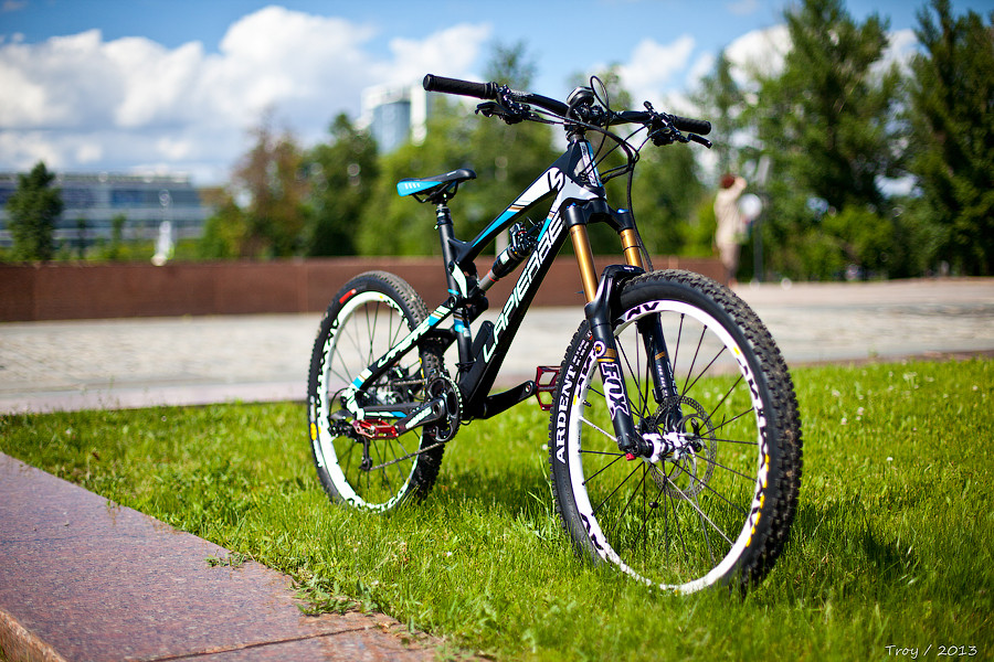 Lapierre Spicy 916 ei - Troylee's Bike Check - Vital MTB