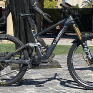 SUPER ENDURO MULLET (Straight Bike Porn)