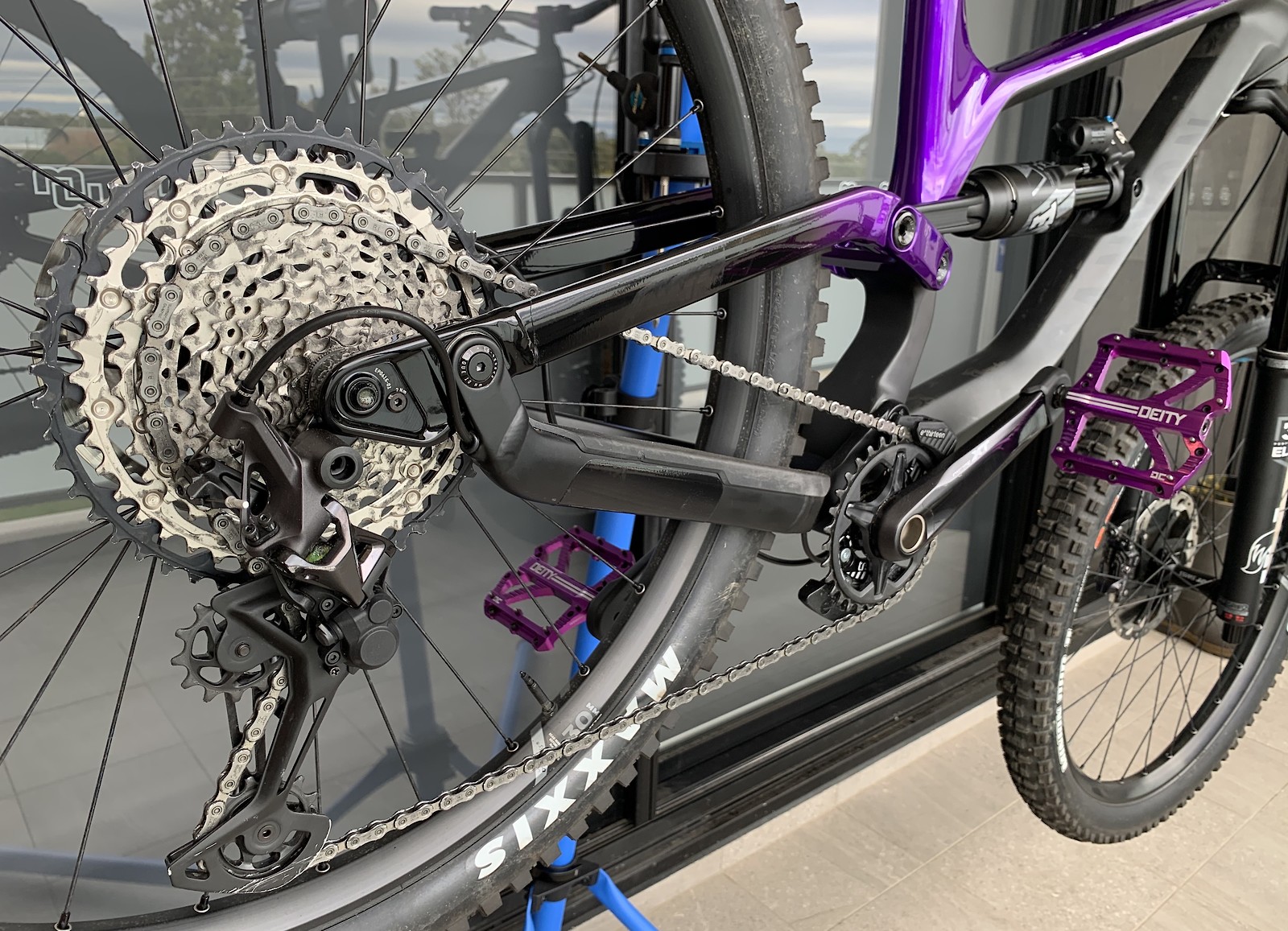 canyon purple bike