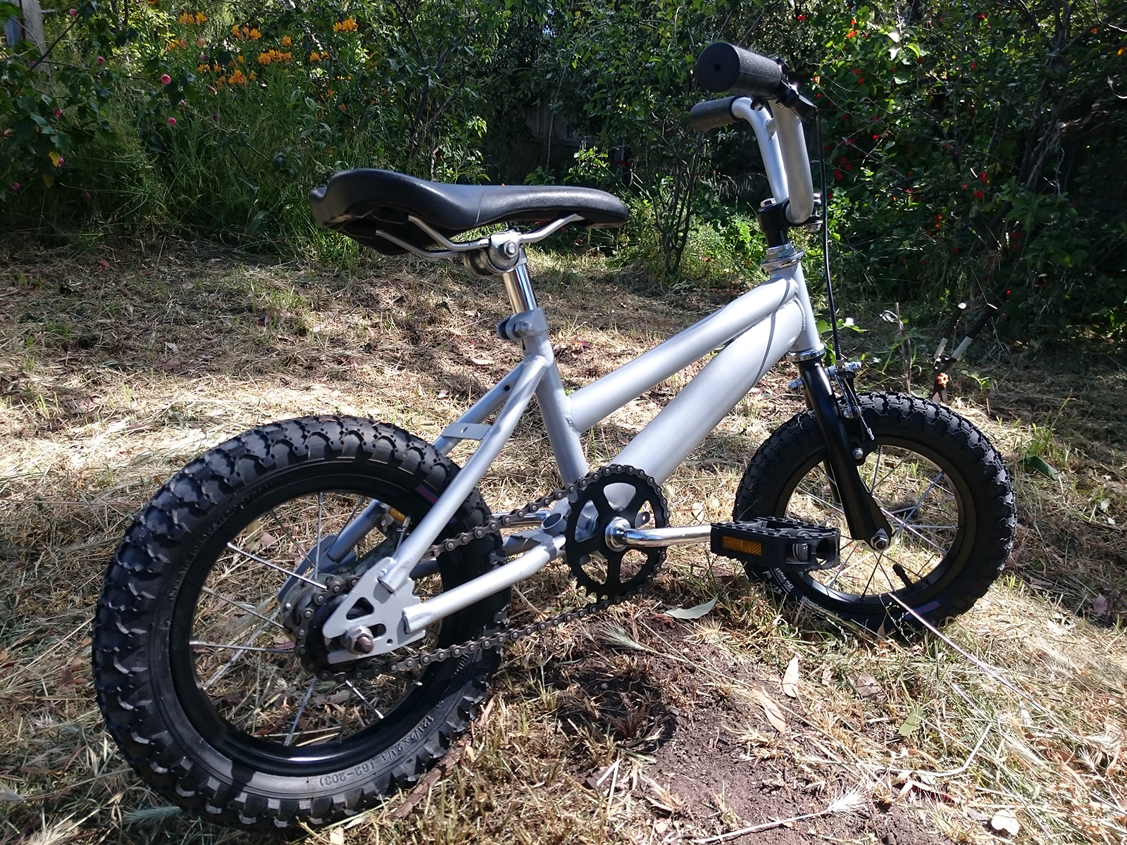 hyx mountain bike specs
