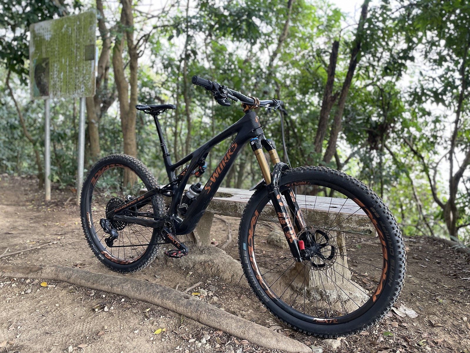 Specialized Stumpjumper EVO - Eric Pan's Bike Check - Vital MTB