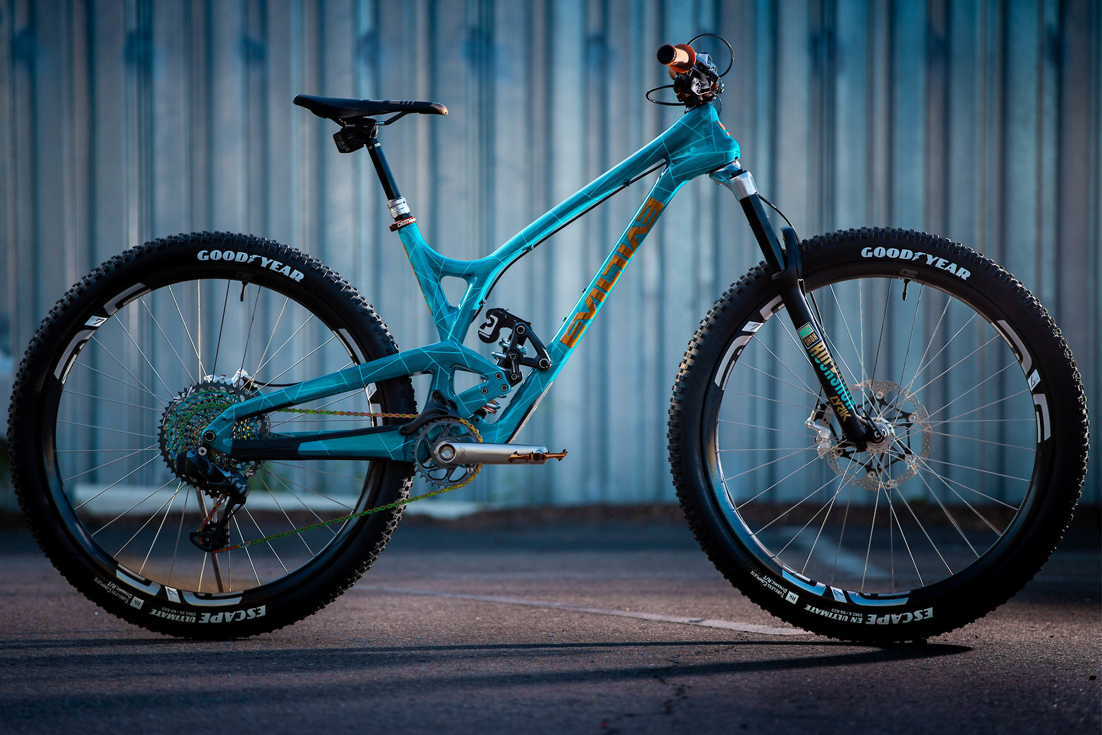 Isaac\, image size:1600x1067