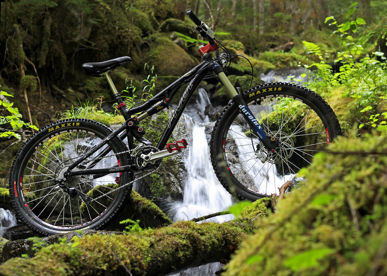 2013 pivot mach 5.7