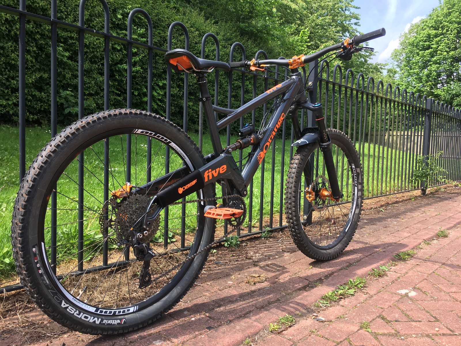 140mm trail bike clearance