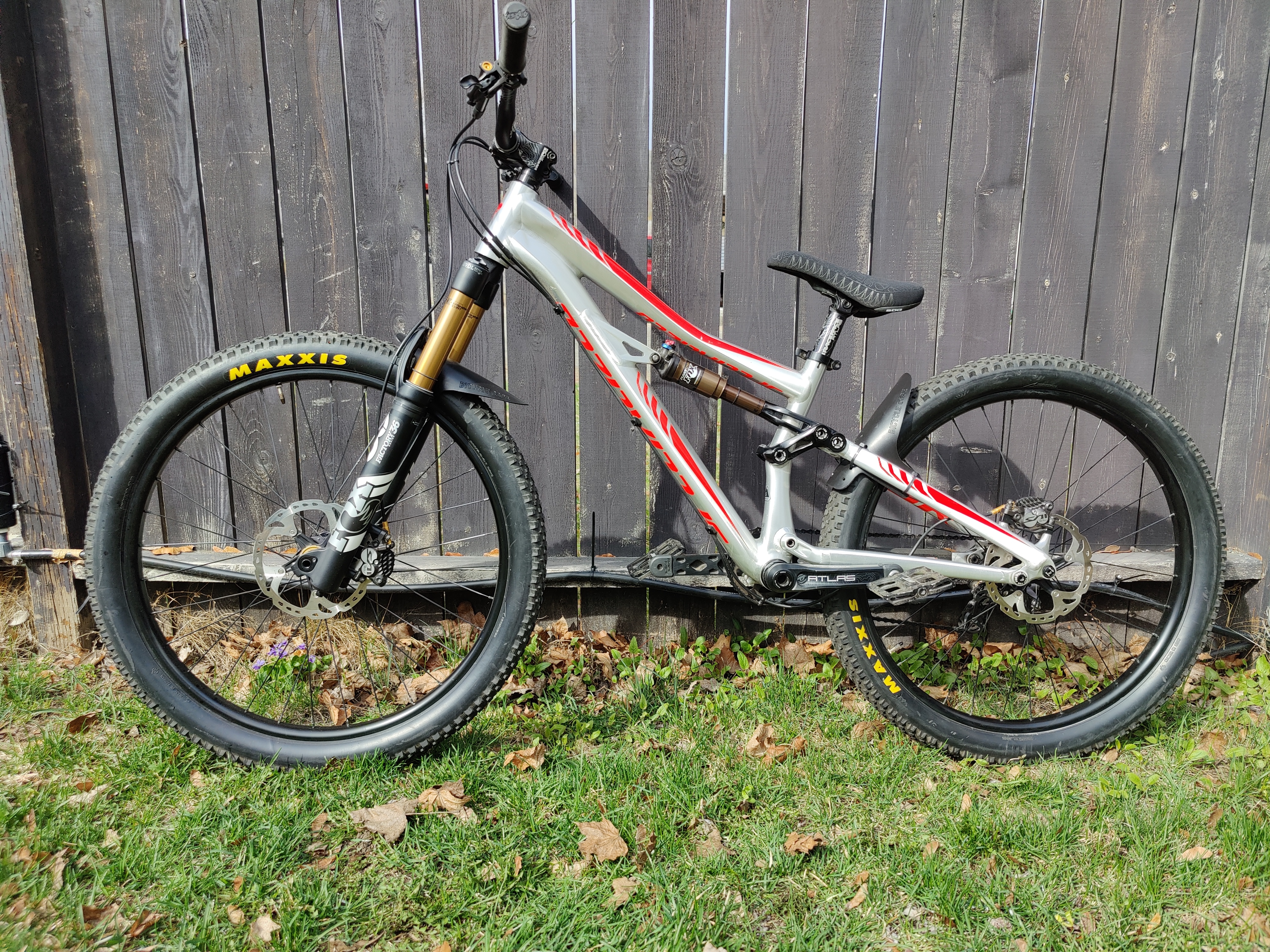 2015 Enduro SX - Robbie420's Bike Check - Vital MTB