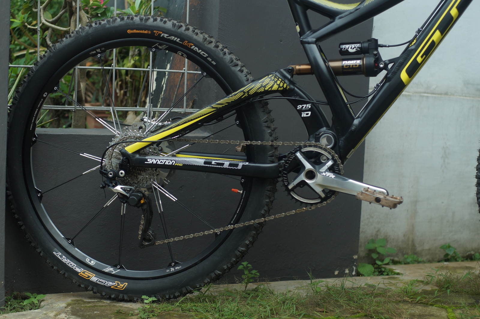 framed forge bmx bike