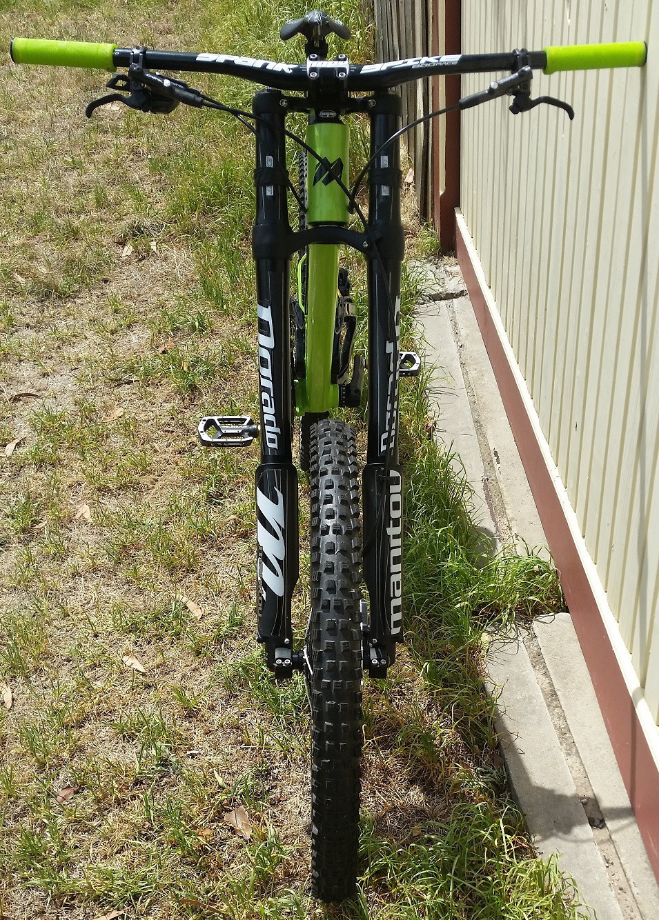 MOUNTAIN RESEARCH - こうすけ☆ Morewood Makulu - The Green Machine. - Ezkaton's Bike Check