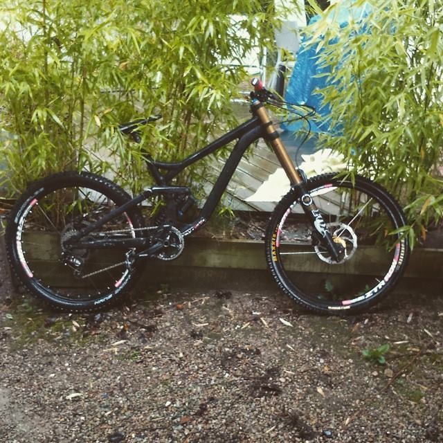 commencal dh v3