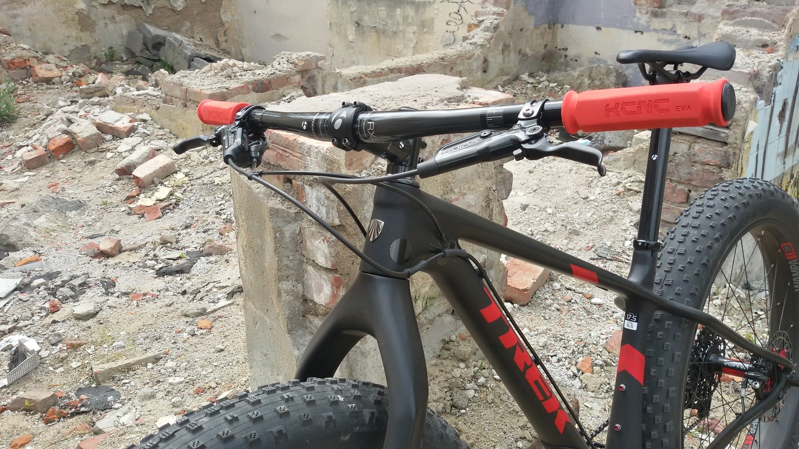 trek farley 9.8 2016