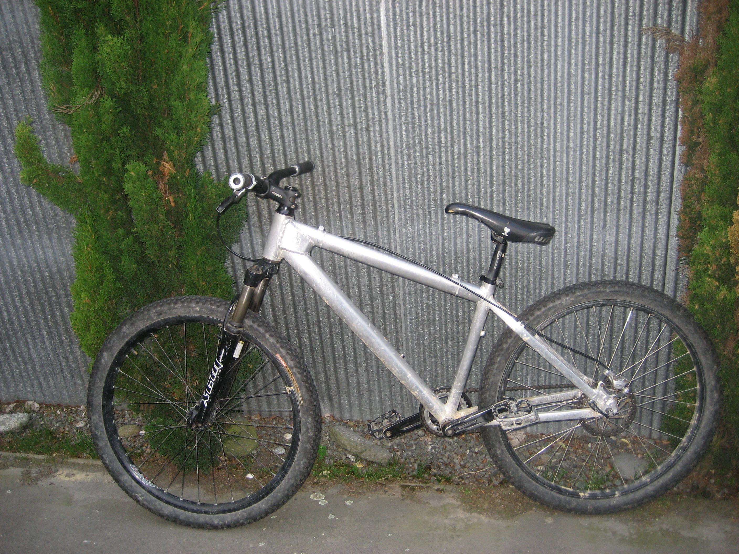 xc trainer/dirt jump/single bike mat prior Mountain