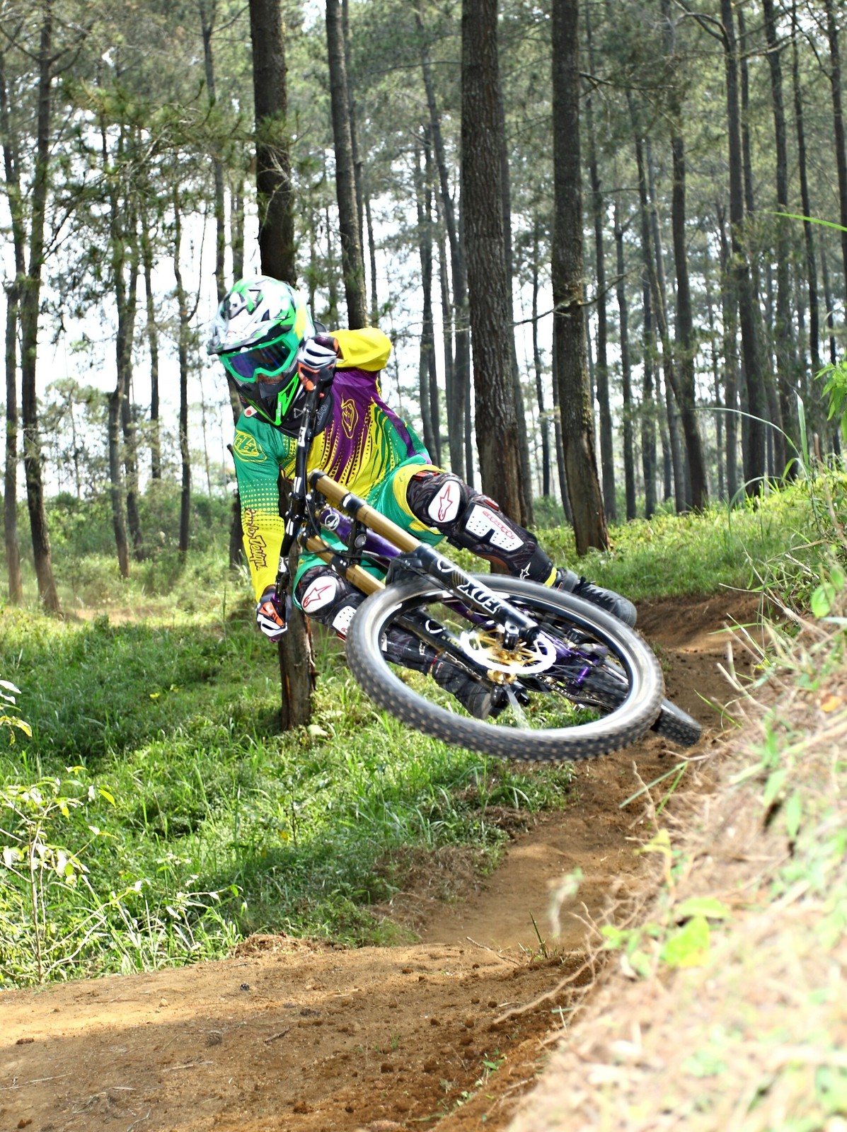 scrub it... - adirint85 - Mountain Biking Pictures - Vital MTB