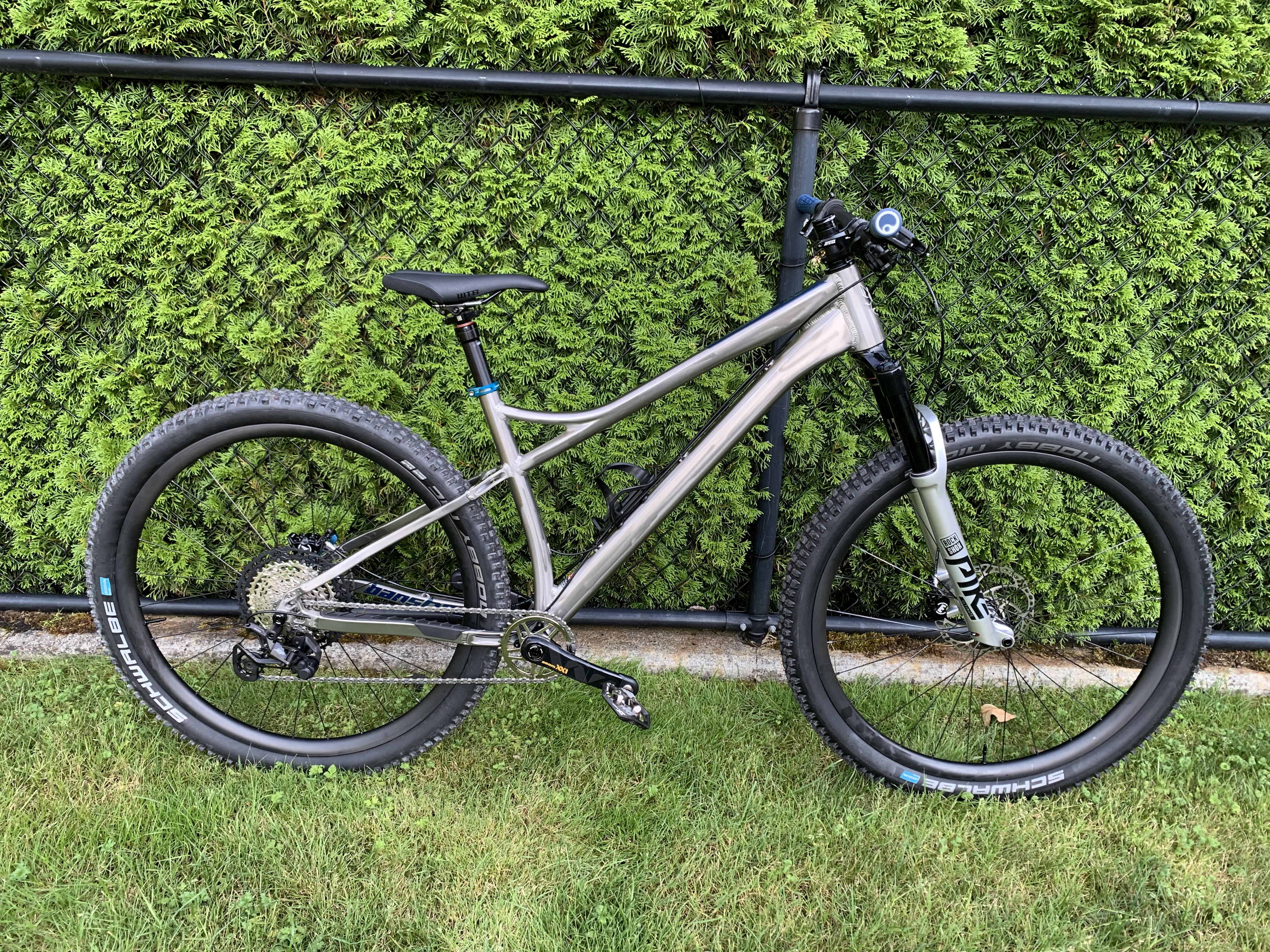 Junersun's Banshee Junersun's Bike Check Vital MTB