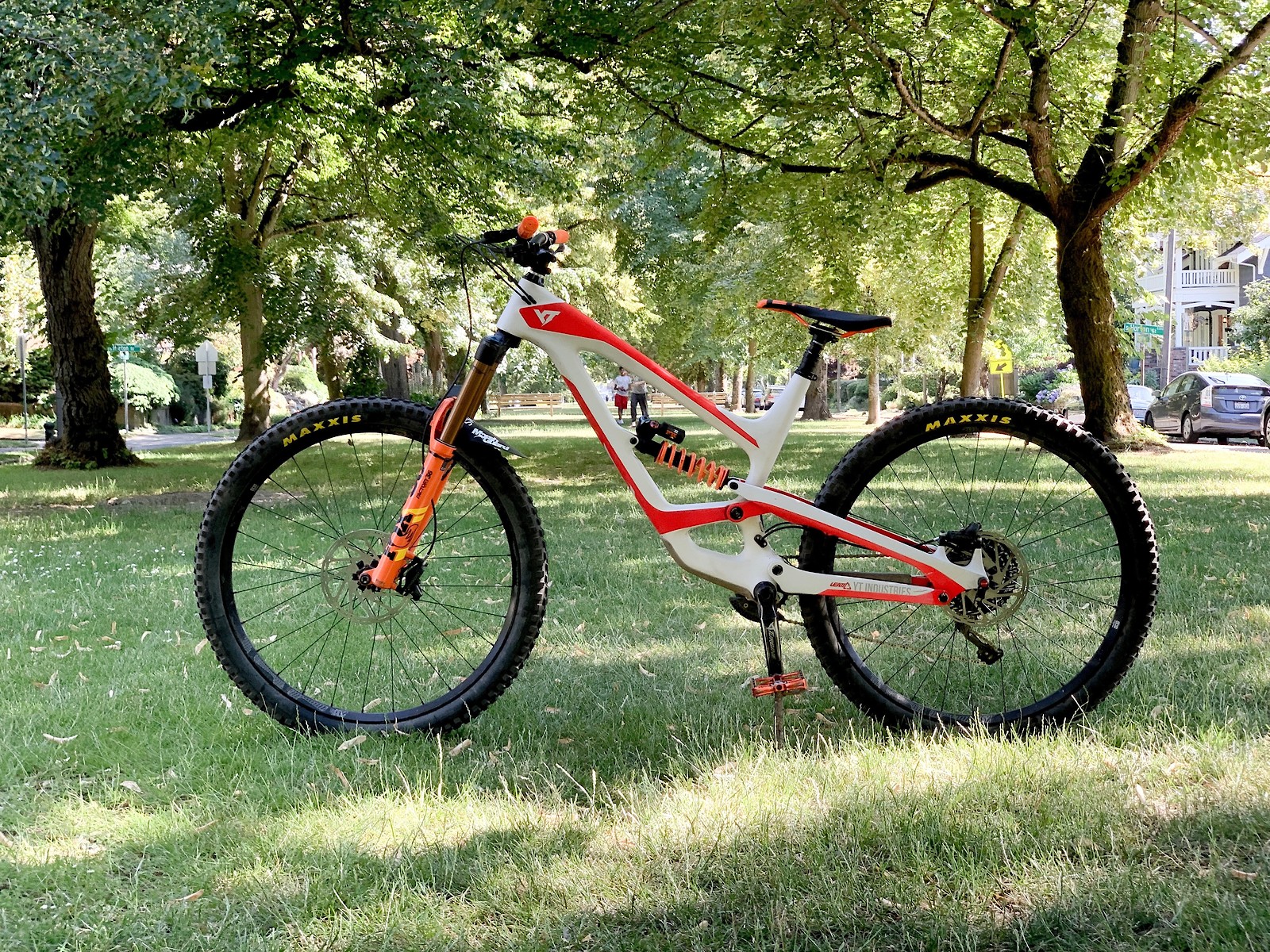 balance bike with stabilisers