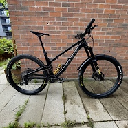 Deviate Highlander Öhlins Custom Build