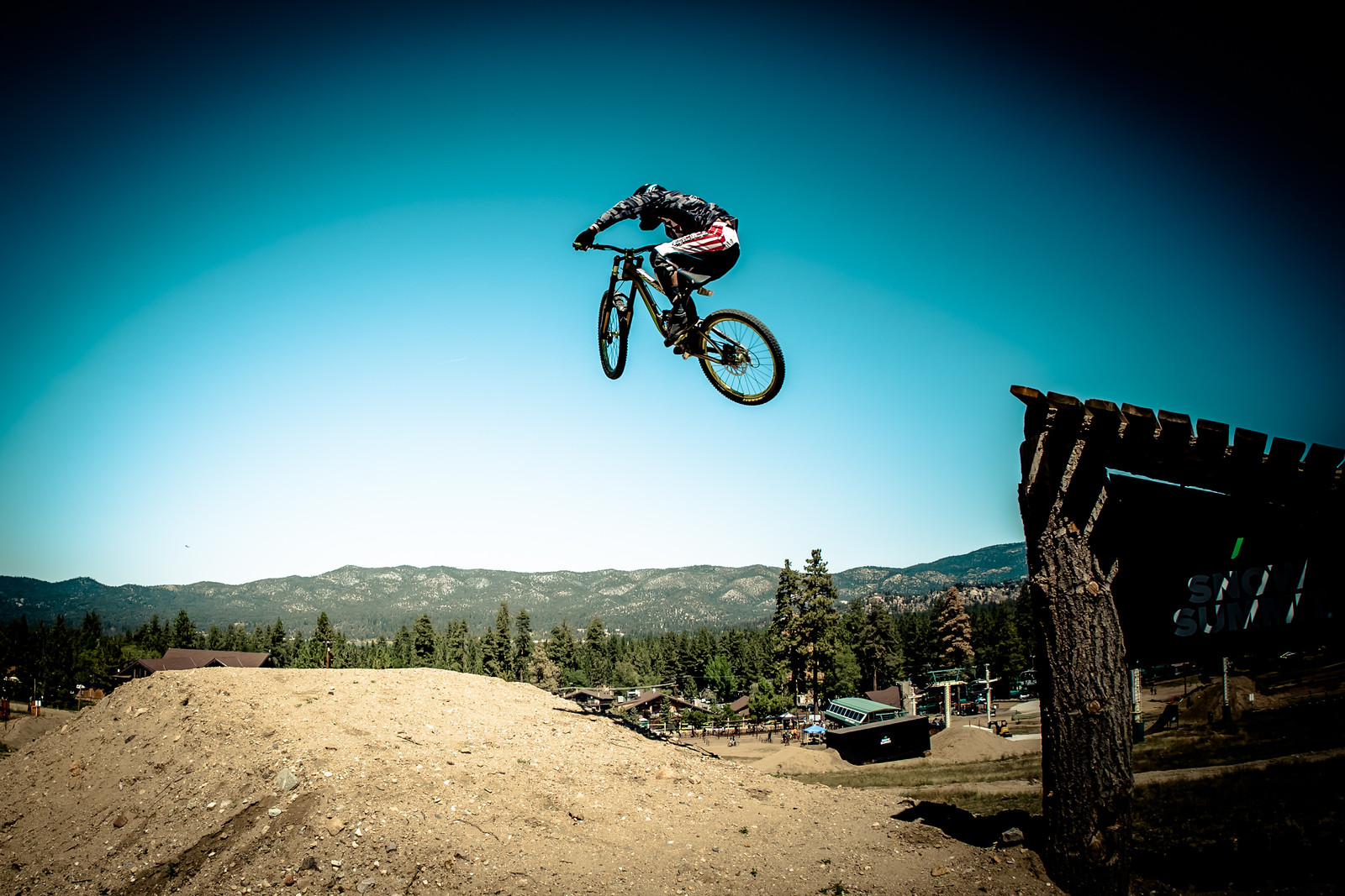 At the ProLine Snow summit entronke Mountain Biking Pictures