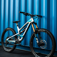 YT Capra CF Pro Race