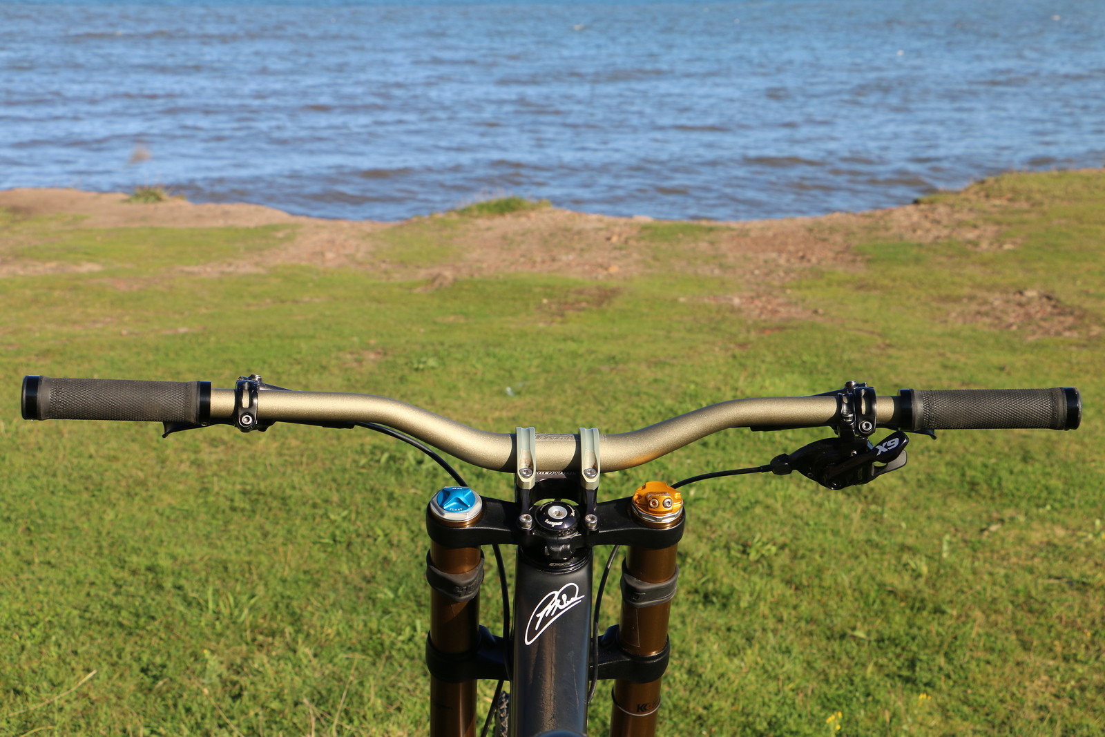 Specialized Demo Carbon Ohlins Day V M's Bike Check Vital MTB