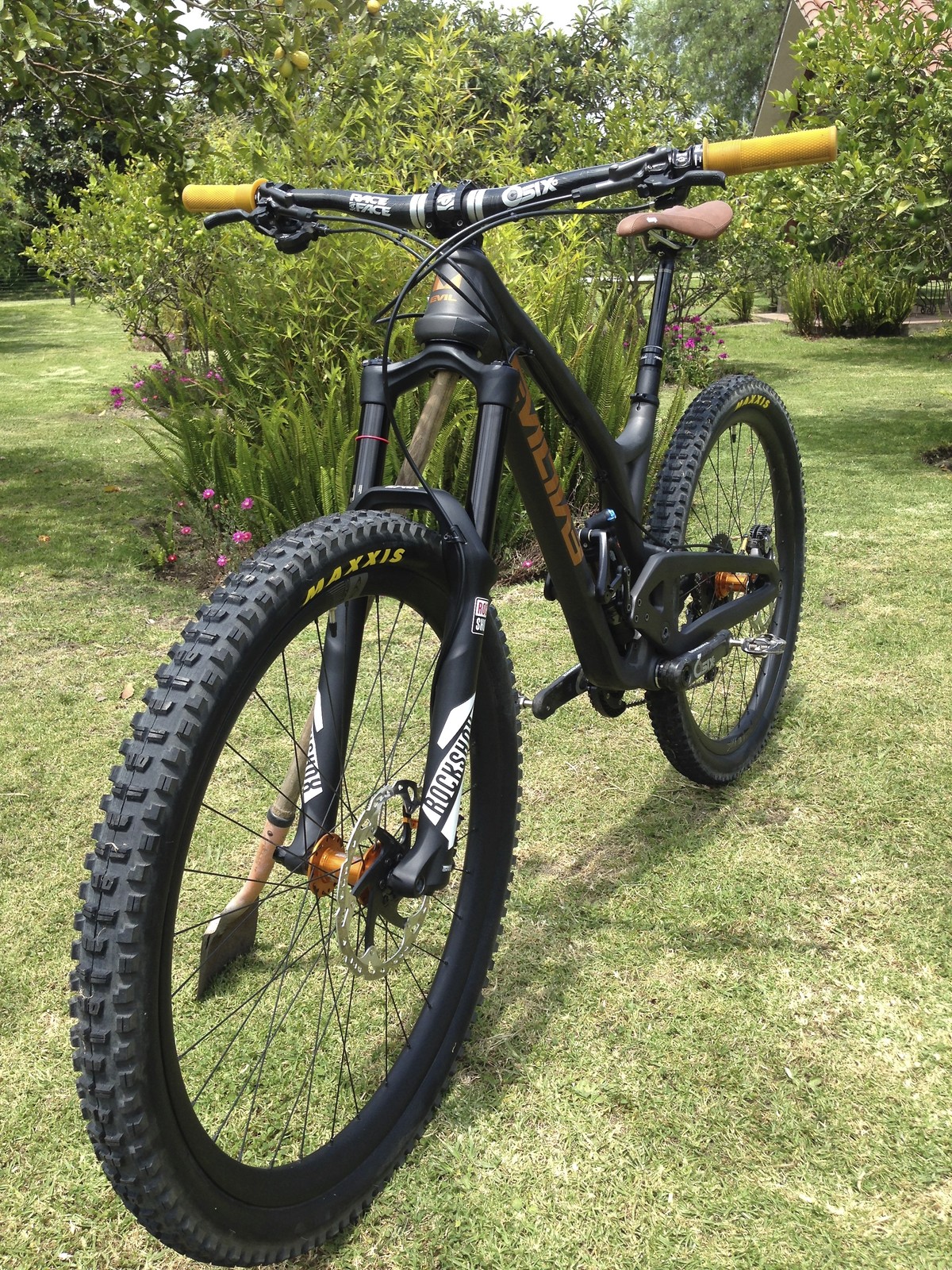 Evil Wreckoning The Boss MateoPateo's Bike Check Vital MTB