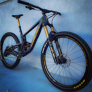 2022 Santa Cruz Hightower Black/Gold