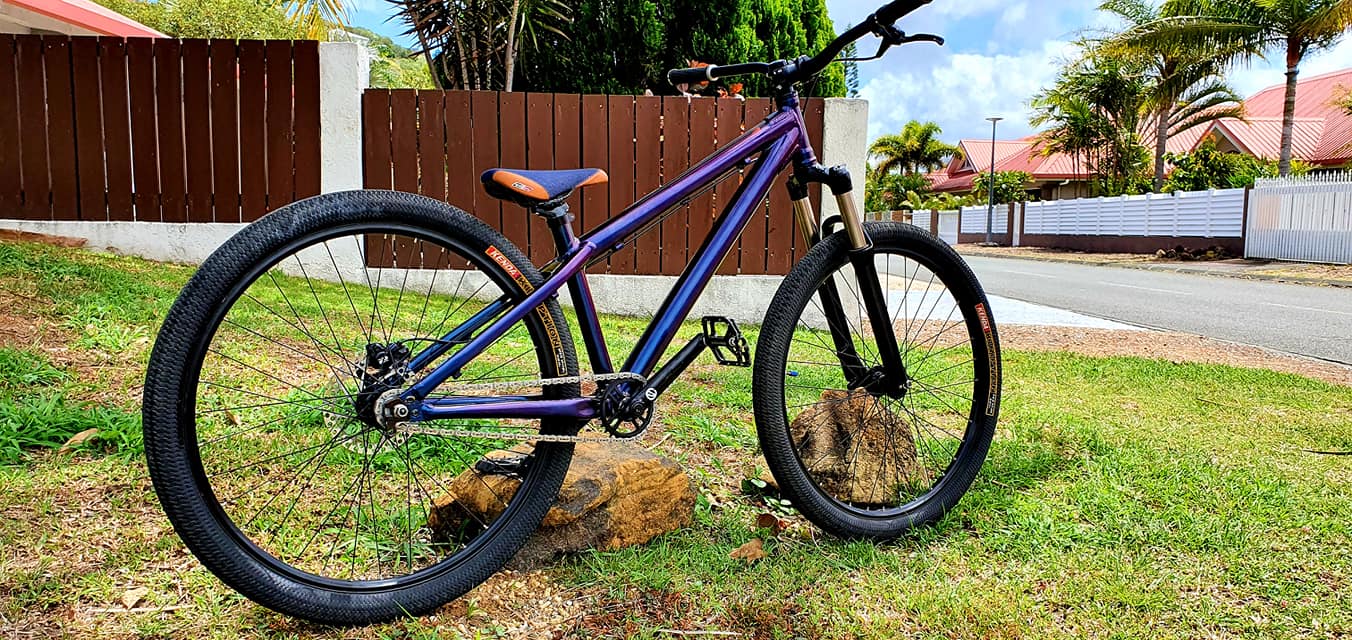 Wrapping pumptrack bike Yox's Bike Check Vital MTB