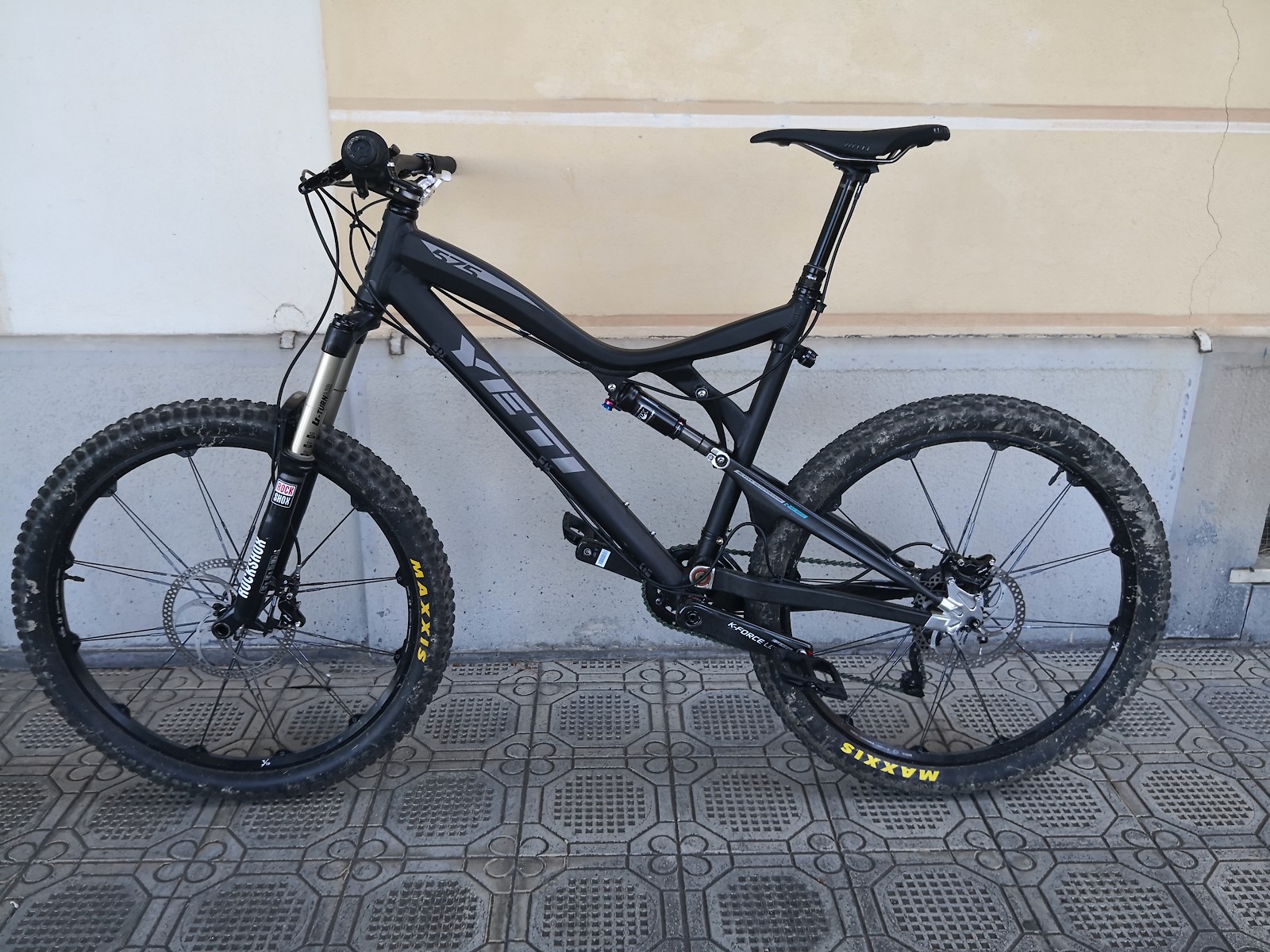 Yeti 575 - 10 years old do-it-all bike - defraz's Bike Check