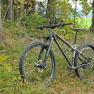 Schwarzrot Bass-E proto
